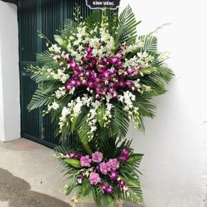 kệ hoa chia buồn lan trắng tím sang trọng